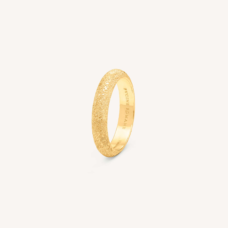 Round-section, diamond cut wedding ring