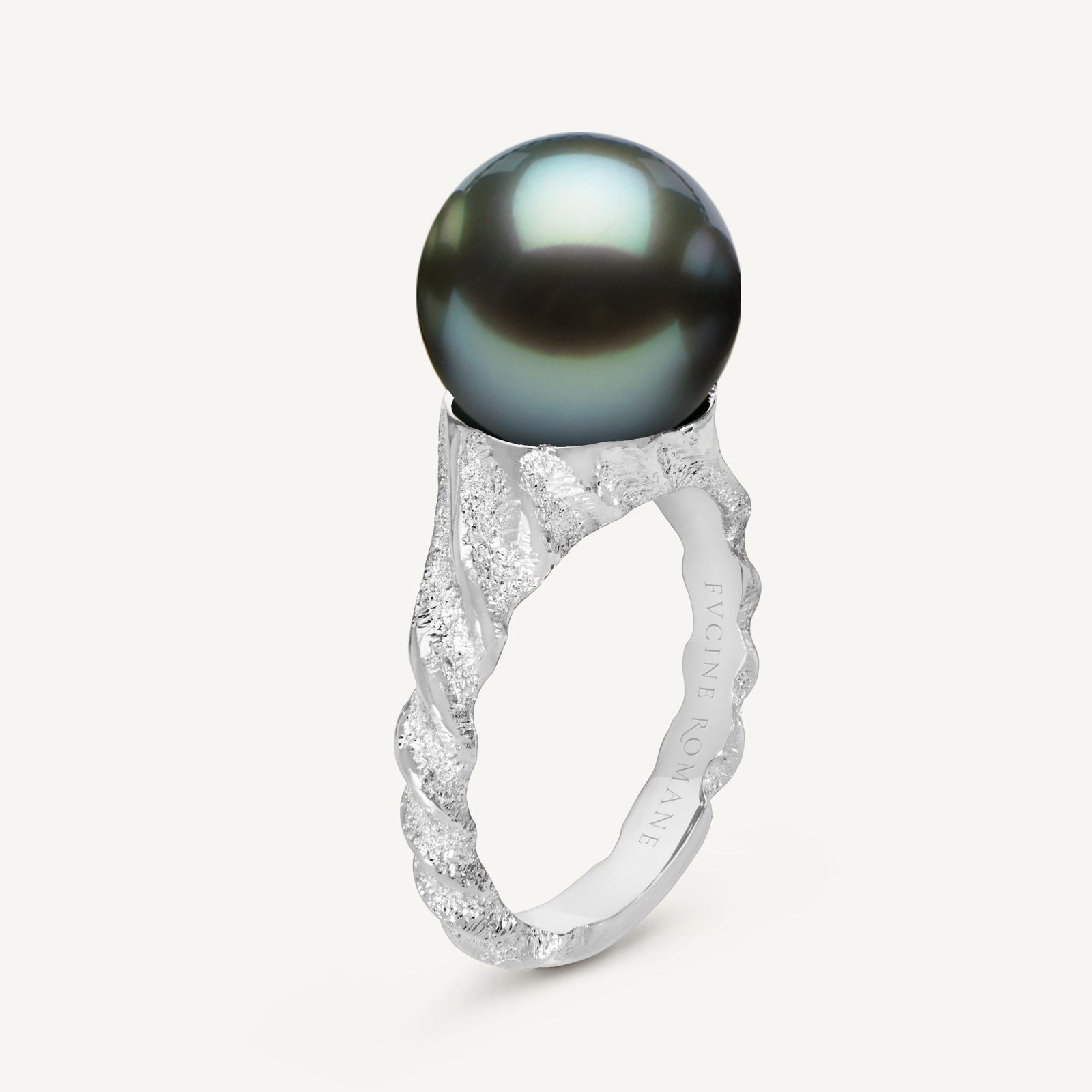 Anello in Oro Bianco 18k con Perla Tahiti e diamanti | GV Anello in Oro Bianco 18k con Perla Tahiti e diamanti | GV