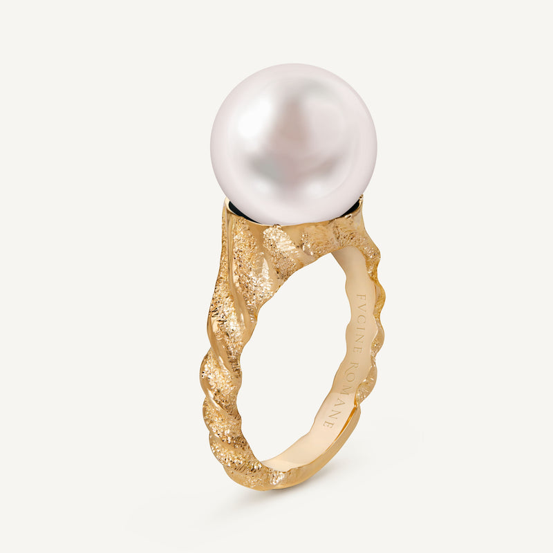 White Pearl Sfere Ring